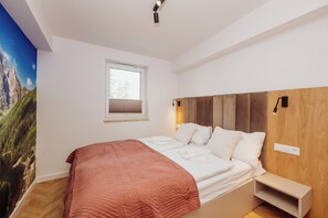 Apartment | Laptop workspace, iron/ironing board, free WiFi, bed sheets - Pine Apartments - Dolina Szczęścia (Szklarska Poręba)