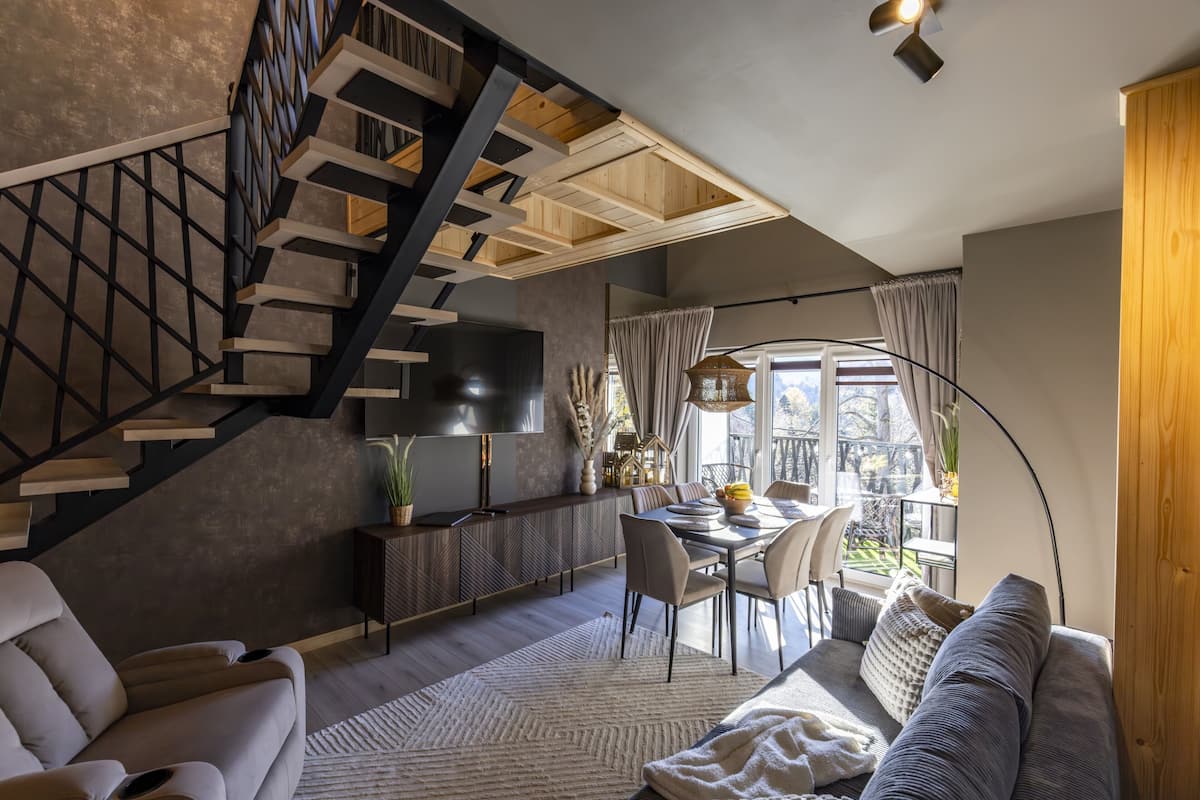 Luxury-Apartment | Essbereich im Zimmer
