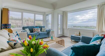 Borth Mawr - sleeps 8 guests in 4 bedrooms