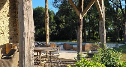 Demeure privée avec piscine – 15 pers, poolhouse, billard, jeux enfants