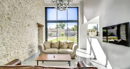Homerez - Villa with Pool and Garden in Amponville