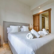Santa Barbara by Santas Hotels