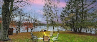 Lake House - Big Bass -Pocono Mountains Close to Shopping, Water Parks, Skiing