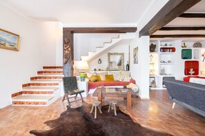 TV - Holiday Home 'Villa Ancora – Views At La Mola' with Sea View, Wi-Fi and Air Conditioning (Andratx)