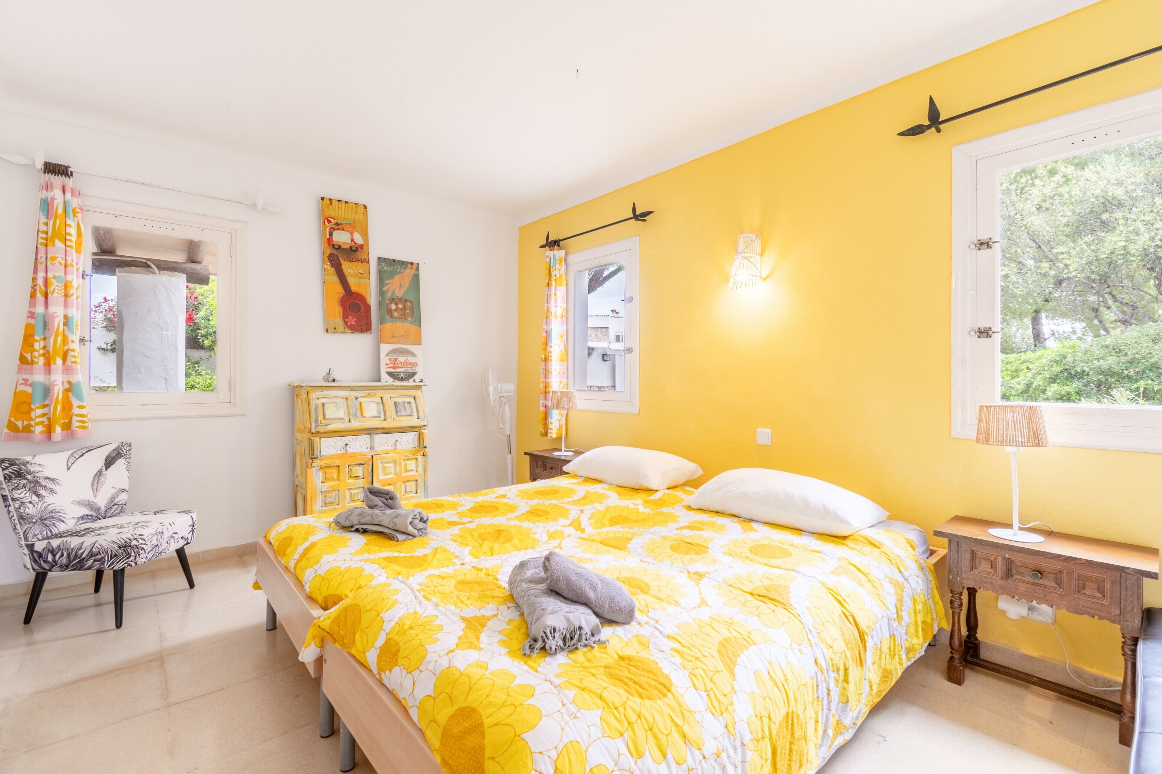 4 slaapkamers, een strijkplank/strijkijzer, wifi, beddengoed