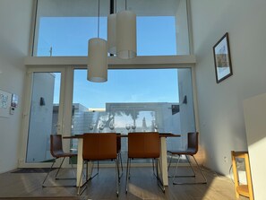 Interior - Meco Pool Villa Holiday Home with Private Pool, Wi-Fi, and Air Conditioning (Sesimbra (Castelo))