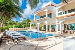 Pool - Hacienda Caracol: Peaceful 10-bedroom beachfront villa with chef and pool (Tulum)