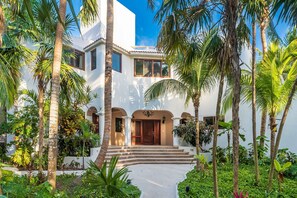 Exterior - Hacienda Caracol: Peaceful 10-bedroom beachfront villa with chef and pool (Tulum)