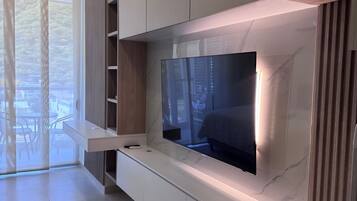 Deluxe Apartment, Balcony, Ocean View | Interior