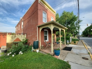 Exterior - Corporate, Nurses, Insurance, Mid-term Downtown Frederick Home to Rent or
Share (Frederick)