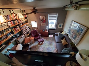 Living area - Corporate, Nurses, Insurance, Mid-term Downtown Frederick Home to Rent or
Share (Frederick)