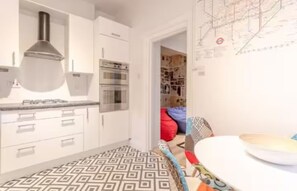 Interior - #RoyalPadlondon in Earls Court, Chelsea.
 2 bedroom apartment full of character. (London)