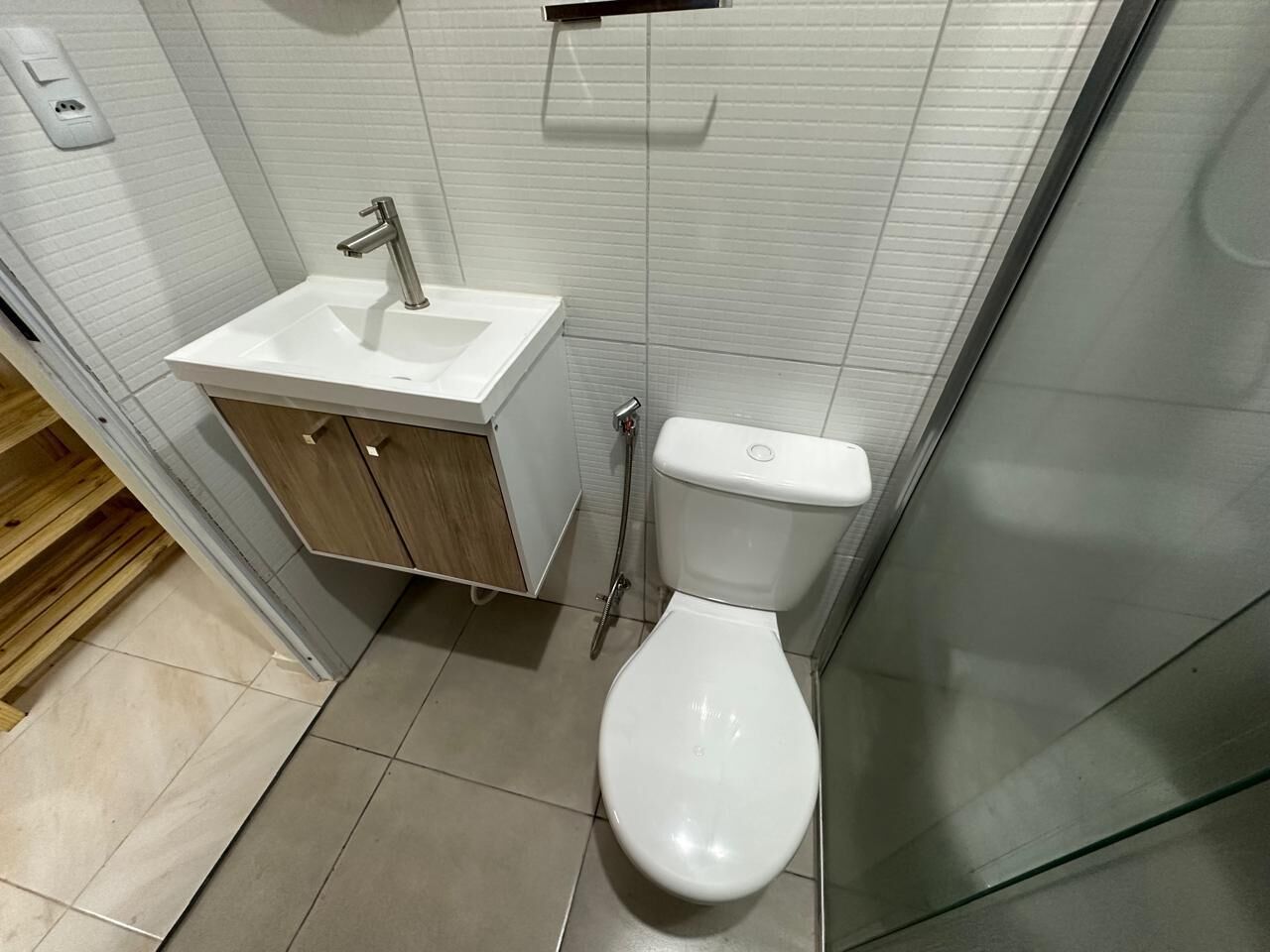 Towels, soap, shampoo, toilet paper