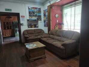 ห้องพักรวม, วิวสวนหย่อม | ล็อบบี้