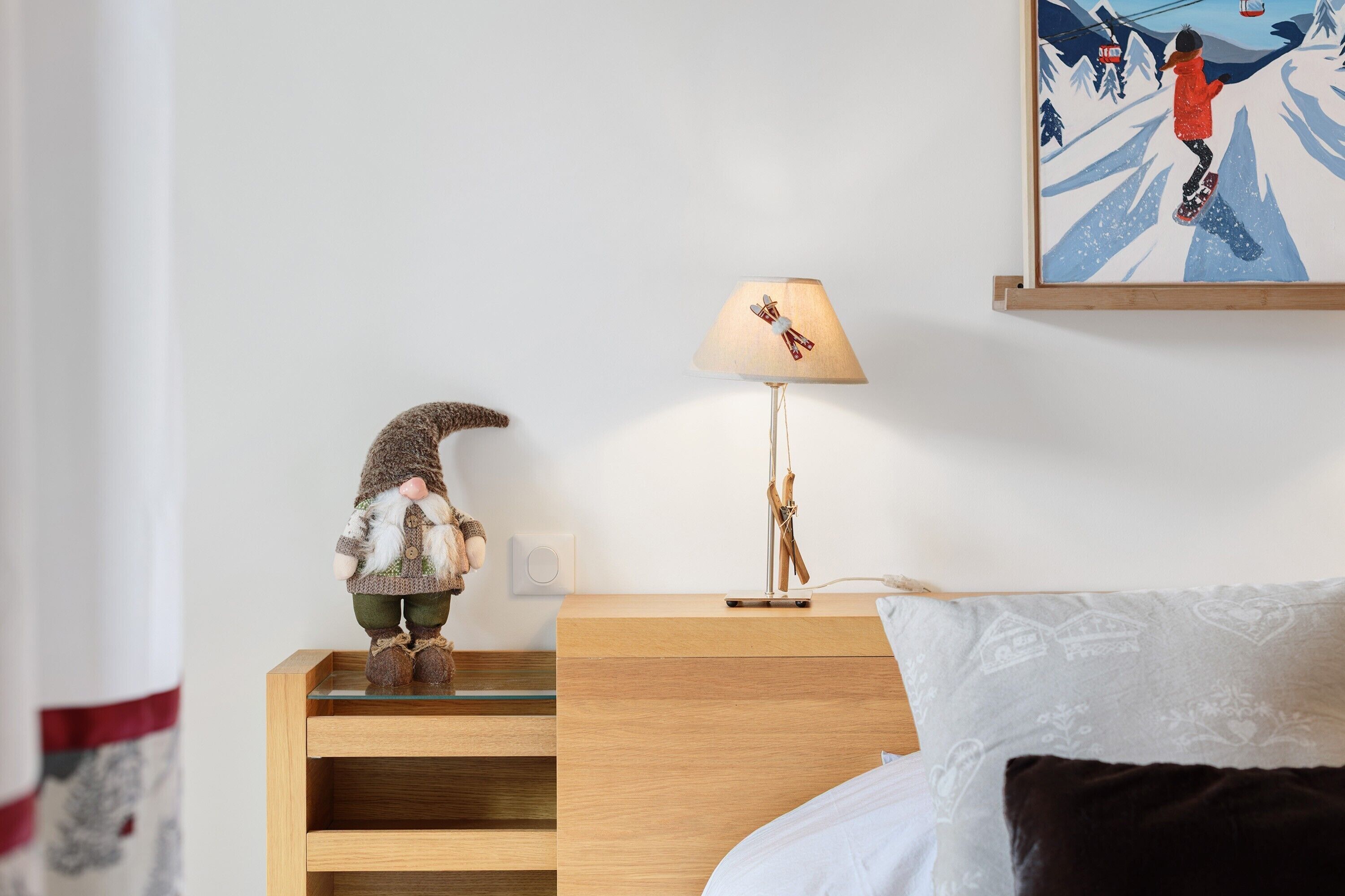 1 bedroom, bed sheets