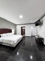 Iron/ironing board, free WiFi, bed sheets