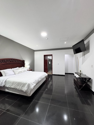 Hotel Rubinos