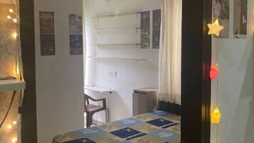 1 chambre, fer et planche Ă repasser, Wi-Fi, draps fournis