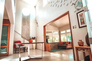Interior - Mountain Retreat: Jacuzzi, Pool Table & Peace (Guavate)