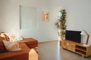 Smart TV - Ibiza vibes on Curacao (Willemstad)