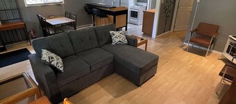 One bedroom guest cottage in a park like setting close to Kakabeka Falls.