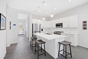 Private kitchen - Rancho Mirage Home in Del Webb Over 55 Community with Pvt pool (Rancho Mirage)