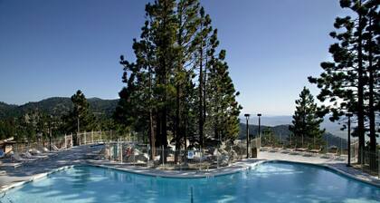 Mountain Villa w/ Fireplace near Heavenly