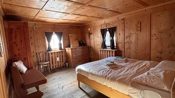 4 chambres, fer et planche à repasser, Wi-Fi, draps fournis