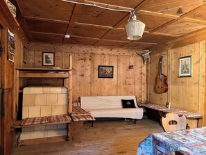 Interior - Chalet from 1792, authentic alpine soul full of tradition and history without filters (Andraz)