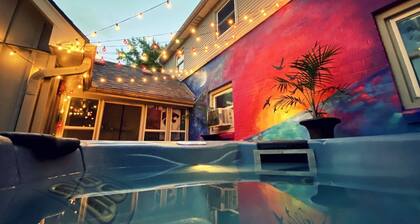 HOT TUB Oasis Hideaway w/ 4 Bed + Large Patio+yard