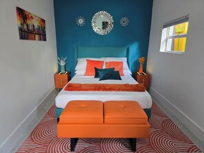 1 bedroom, free WiFi, bed sheets - Separate Guesthouse-Private Bathroom-Full Kitchen-Free Parking-AC-Center of Mia. (Miami)