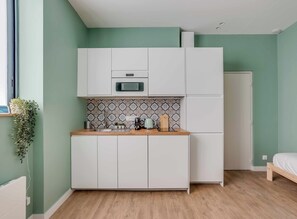 Fridge, microwave, coffee/tea maker - Charming Studio, Nation/Picpus (12th). (Paris)