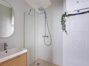 Shower, hair dryer, towels - Charming Studio, Nation/Picpus (12th). (Paris)