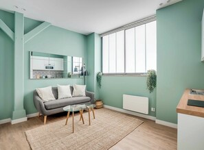 Living area - Charming Studio, Nation/Picpus (12th). (Paris)