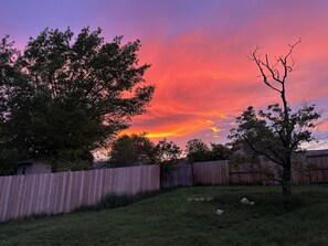 Property grounds - COMFORTABLE home and large private yard in welcoming Schertz right off 35 (Schertz)