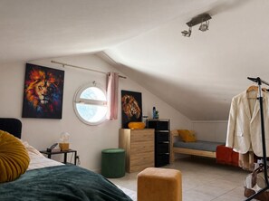 1 室のベッドルーム、WiFi、ベッドシーツ