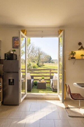 Interior - Apartment with terrace and vineyard views (Aix-en-Provence)