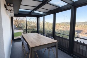 Dining - 130m² Draguignan villa with pool and views (Draguignan)