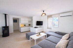 TV - 130m² Draguignan villa with pool and views (Draguignan)