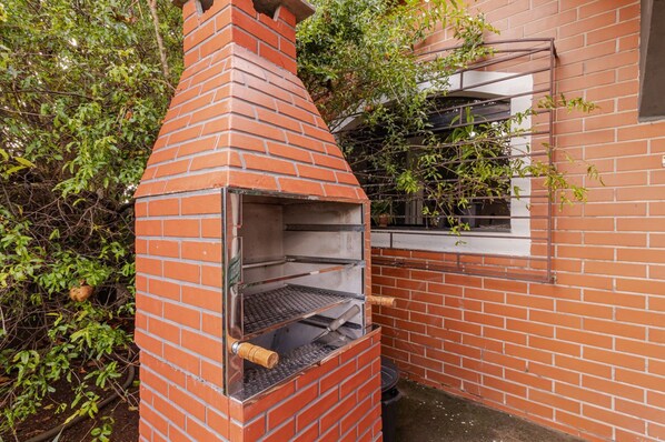 House, Smoking - Casa com 3 Quartos Churrasqueira e 3 Vagas em Itu (Itu)