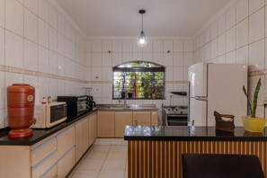 House, Smoking - Casa com 3 Quartos Churrasqueira e 3 Vagas em Itu (Itu)