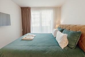 2 bedrooms, iron/ironing board, travel cot, free WiFi - Luxury Beach House by Hosty (Canidelo)