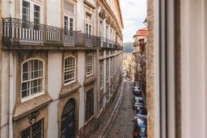 Interior - Ribeira Essence 2 by Hosty (Oporto)