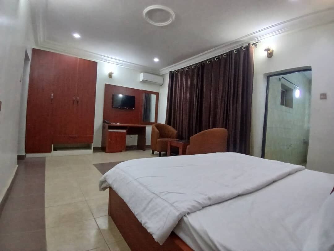 Studio, Balcony, Mountain View