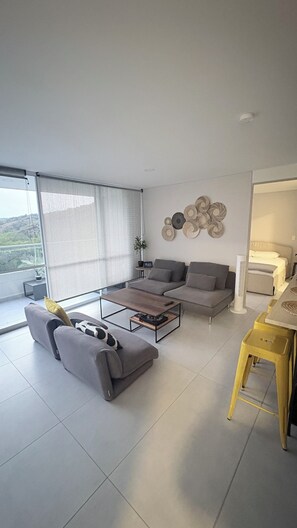 TV - 2-bedroom apartment in tranquil Santafe de Antioquia with AC (Santafe de antioquia)