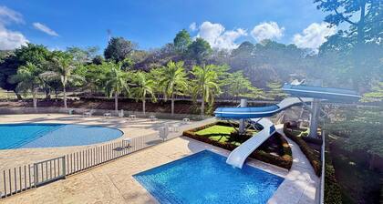 2-bedroom apartment in tranquil Santafe de Antioquia with AC