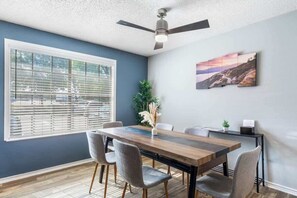 Dining - FIFA | 3 Min Walk to AT&T | 2BR | Free Parking! 1 (Arlington)