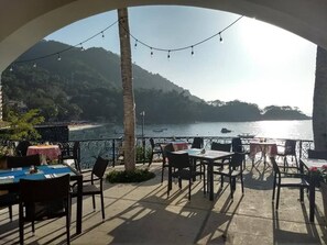 Outdoor dining - Welcome to a Slice of Paradise! Oceanfront, Beach Access, Quiet, Sunset Views (Mismaloya)