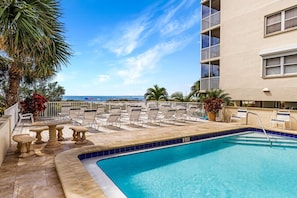 Condo (2 Bedrooms) | Property amenity