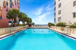 Condo (2 Bedrooms) | Property amenity